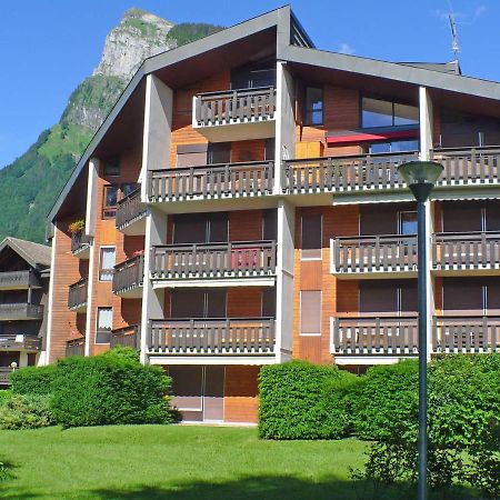 Appartement Lumineux Avec Mezzanine, Balcon Et Garage, Au Coeur De Samoens - Fr-1-629-53 Exterior photo